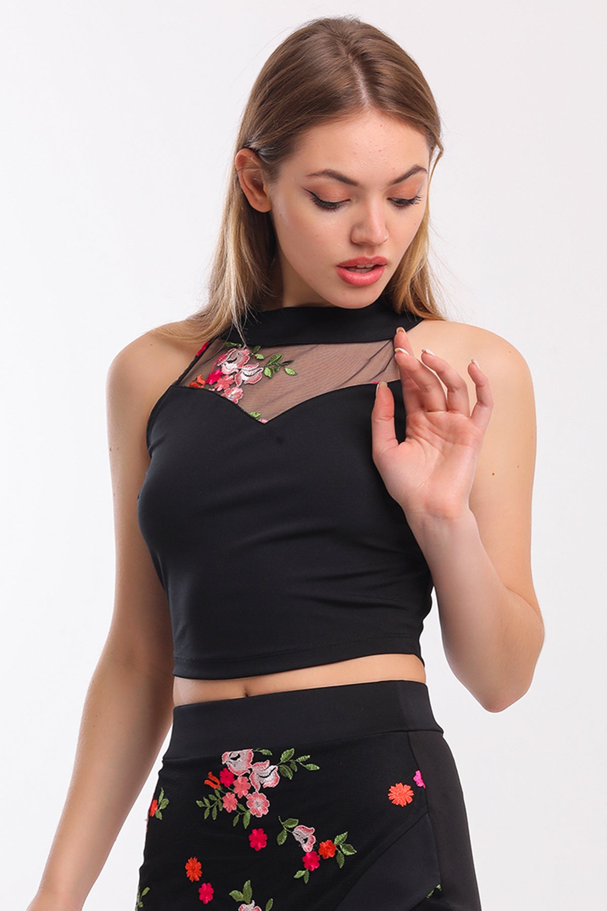 Toptan Renkli Tül Çiçekli Kısa Bluz_blz31401 Çiçek Desenli