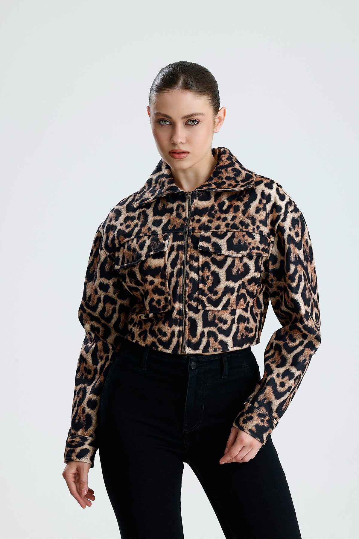 Toptan İÇİ ASTARLI METAL FERMUARLI LEOPAR KISA MONT